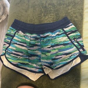 Lulu Tracker Shorts 4”